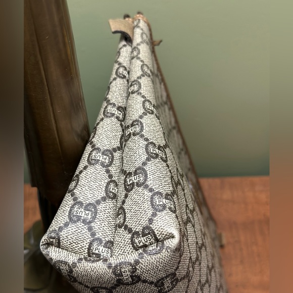 Gucci Plus large cosmetic pouch or clutch Gucci Plus coated canvas crossbody bag - Picture 6 of 11